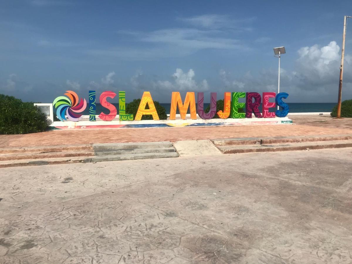 La Famiglia Hotel Isla Mujeres Exterior photo